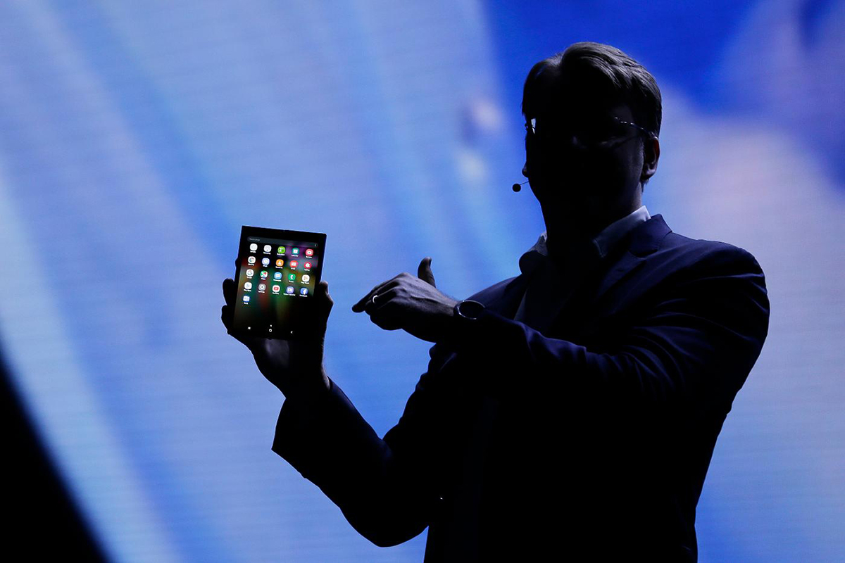 Foldable smartphones are coming in 2019